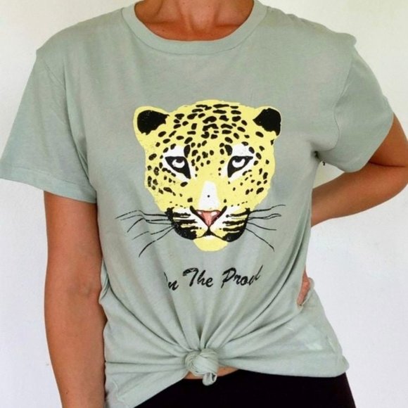 NWT Wildfox Sage Green Tiger Face Graphic Tee M - Picture 1 of 6